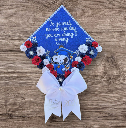Grad Cap Snoopy Topper